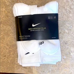 - Unisex Nike Everyday Plus Cotton Crew Socks